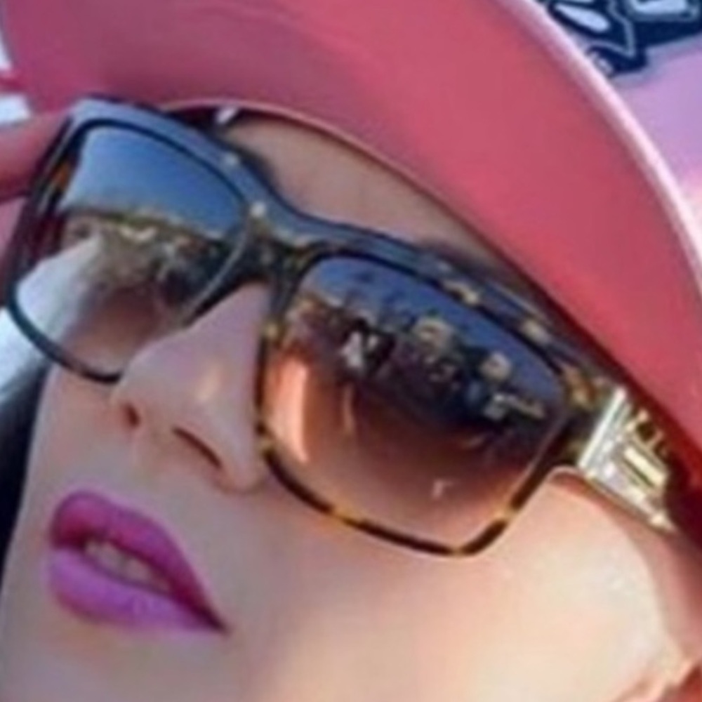 FREE FLYING FlyGirls Sunglasses 🖤!